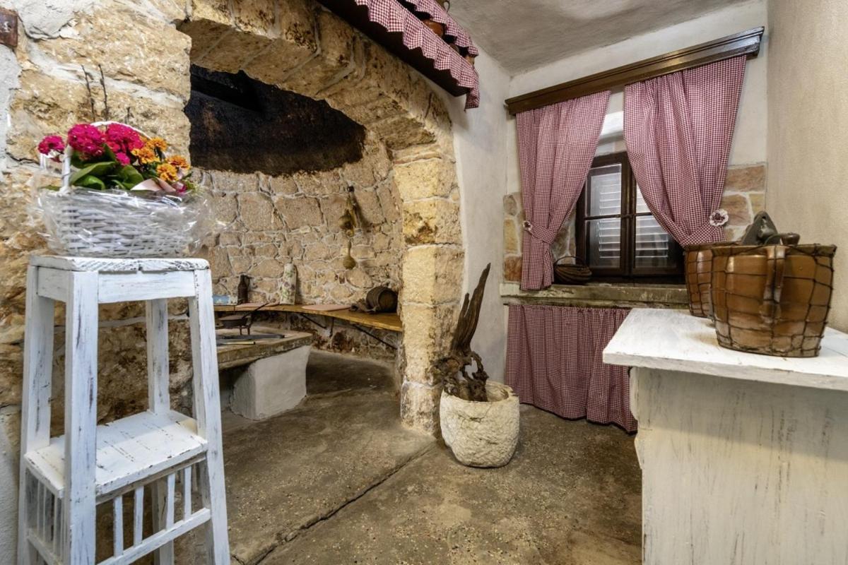 Marina Plomin In Plomin - Haus Fuer 6 Personen Exterior foto
