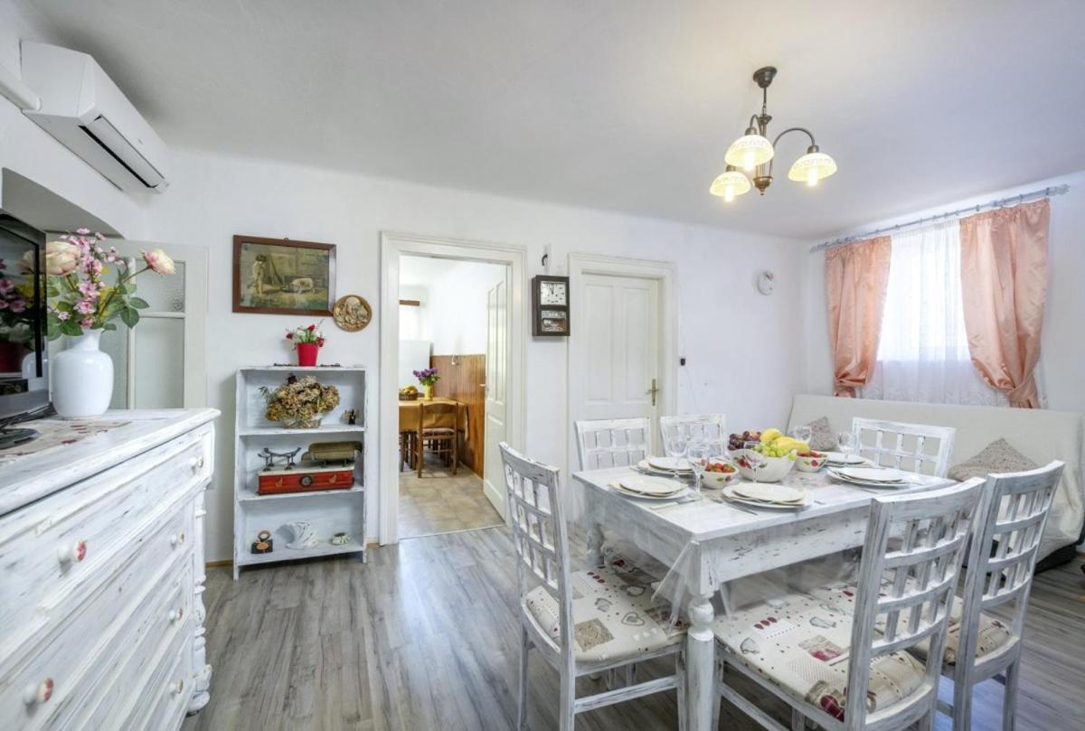 Marina Plomin In Plomin - Haus Fuer 6 Personen Exterior foto